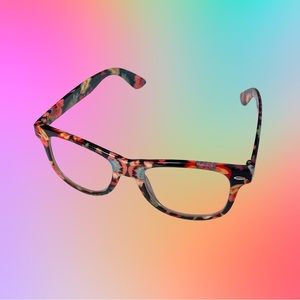 GUC 🌺 Funky floral fashion glasses.